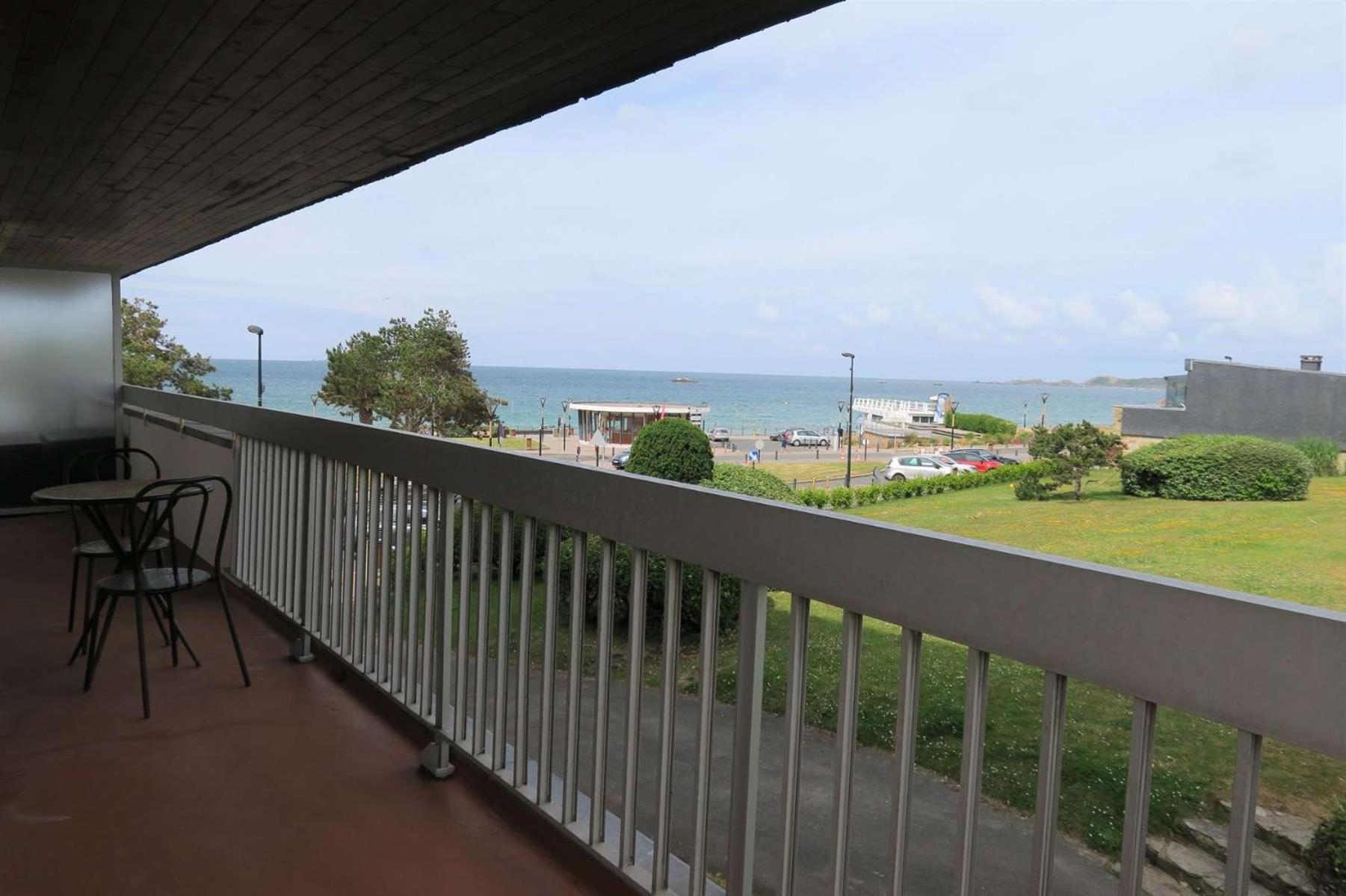 Appartement Vue Sur Mer Avec Terrasse, Plage De Trestraou A Perros-Guirec - Ref 861 Exteriér fotografie